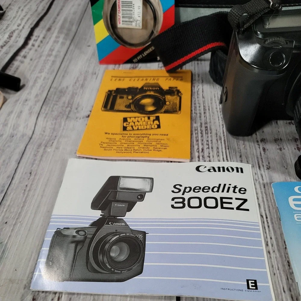 Canon EOS 620 650 SLR 35mm Film Camera with Sigma 28-70mms Flash Bag Accessories